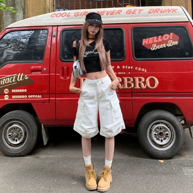 Balti moteriški džinsiniai šortai su aukštu liemeniu – laisvo kirpimo