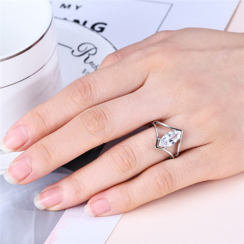 Personalized Ling-shaped Zircon Ring For Women