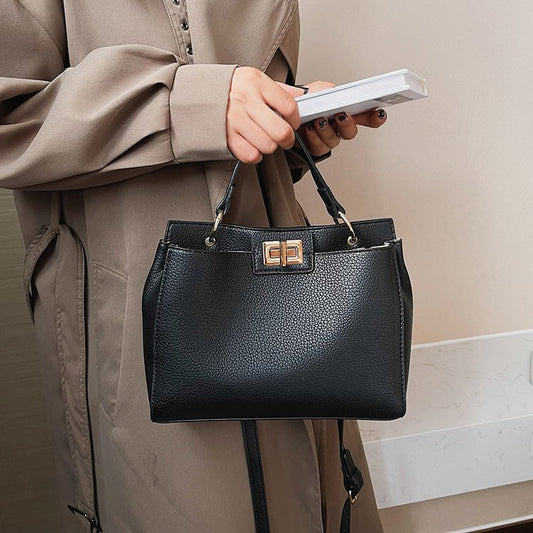 Large Capacity Simple Stylish Good Texture Commuter Messenger Bag