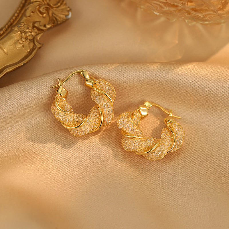 Elegant Lines Fashion Hollow Twisted Ear Clip