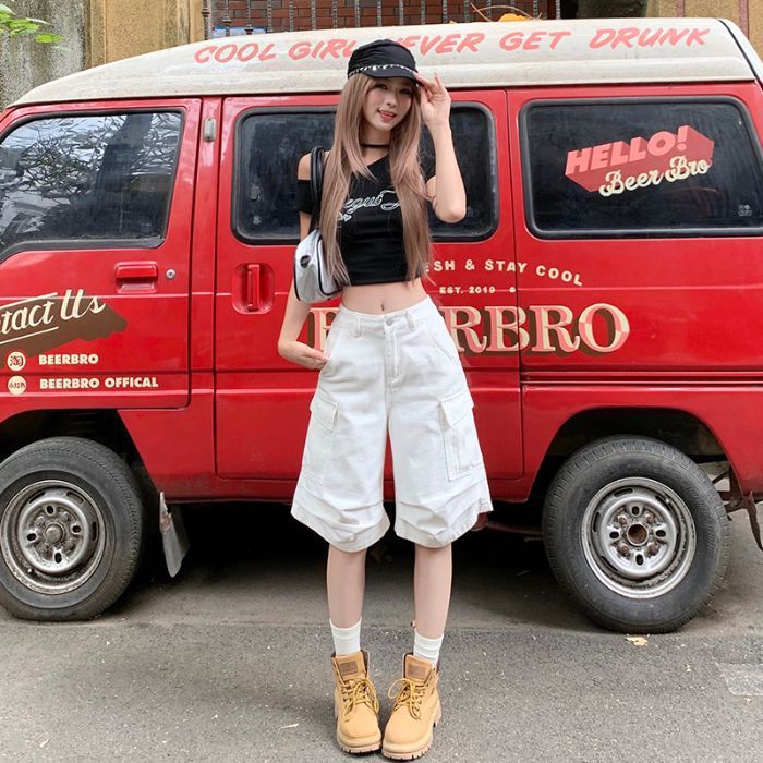 Balti moteriški džinsiniai šortai su aukštu liemeniu – laisvo kirpimo