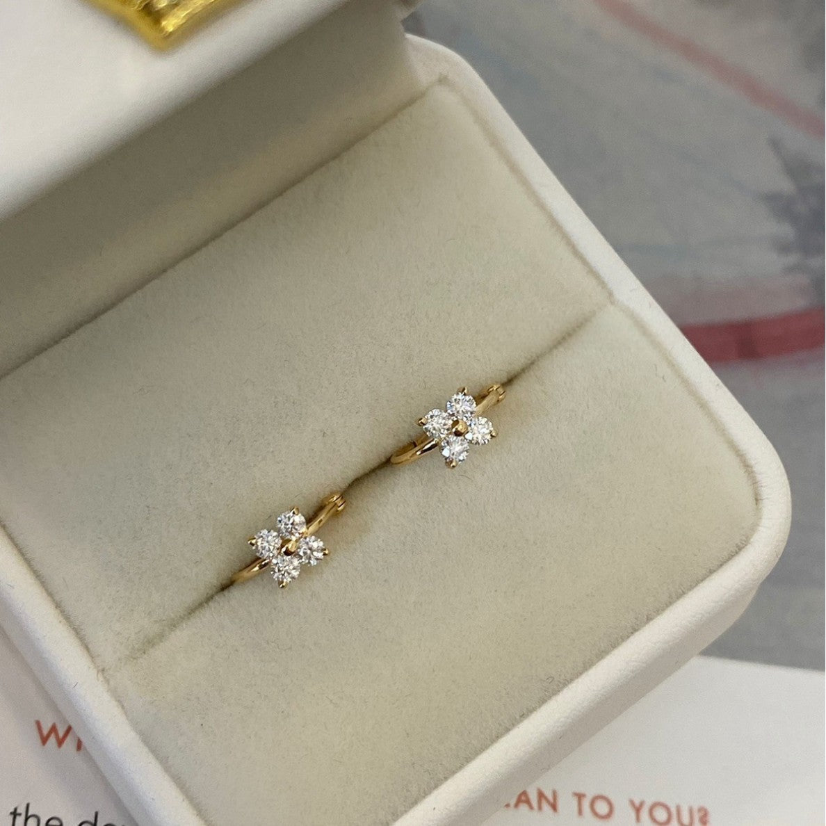 Small And Exquisite Temperament Entry Lux Four-leaf Clover Zircon Buckle Earrings