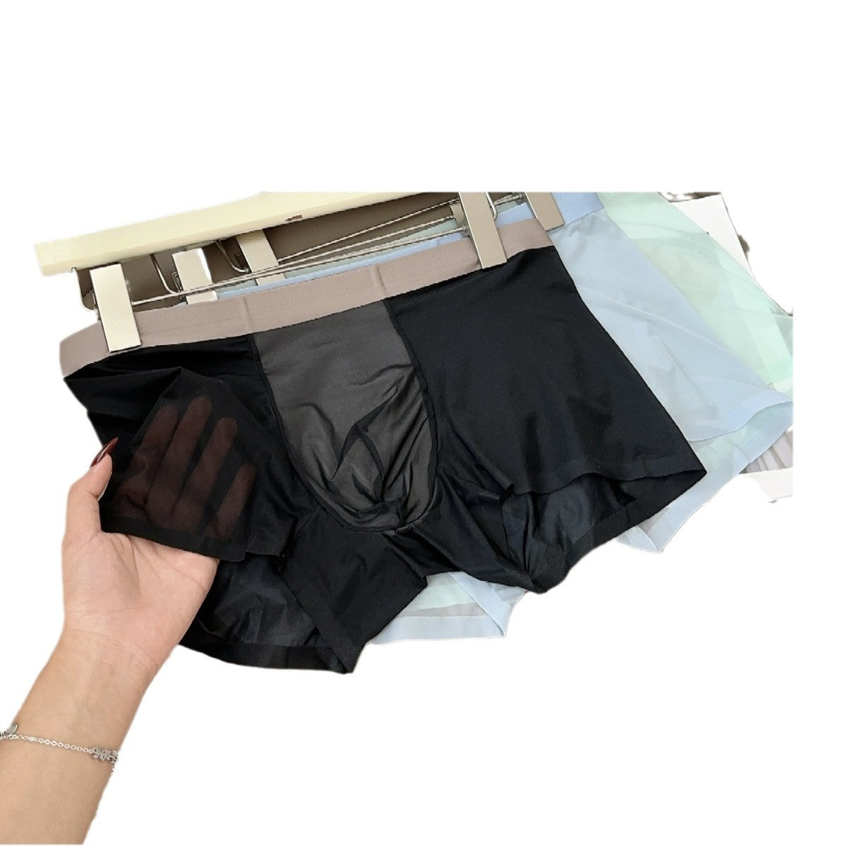 Ultra-thin Nude Color Feel Cool Honeycomb Crotch Antibacterial Seamless Men's Boxers