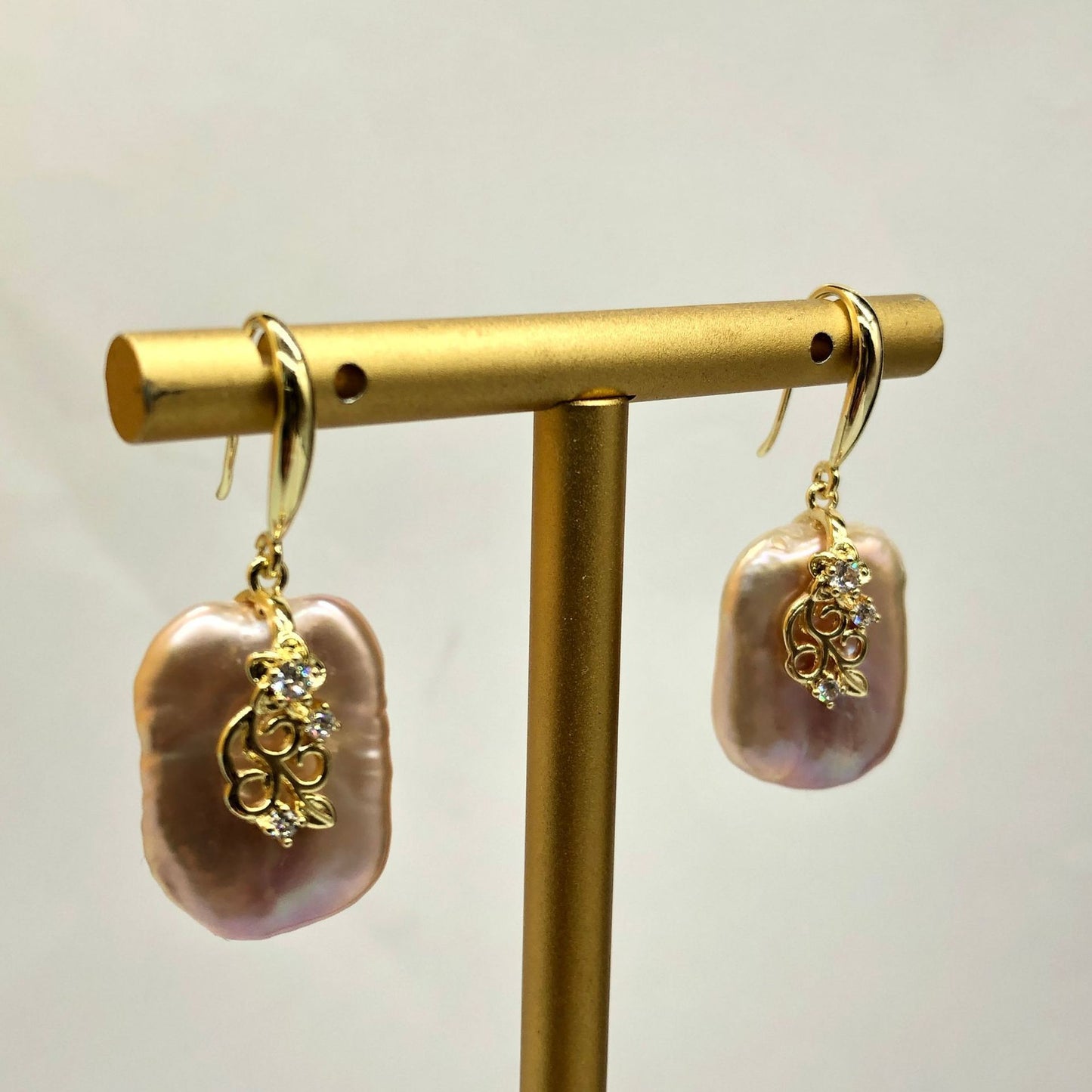 Natural Purple Baroque Pearl Inlaid Flower Copper Plating 18K Real Gold Earrings